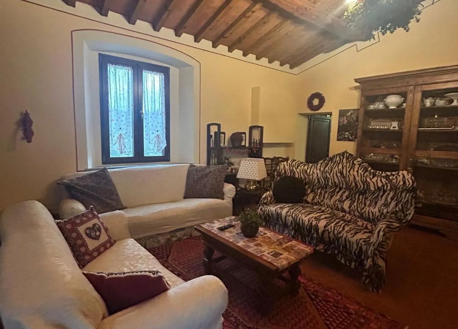 Country House Le Querciole San Donato in Poggio Guest house